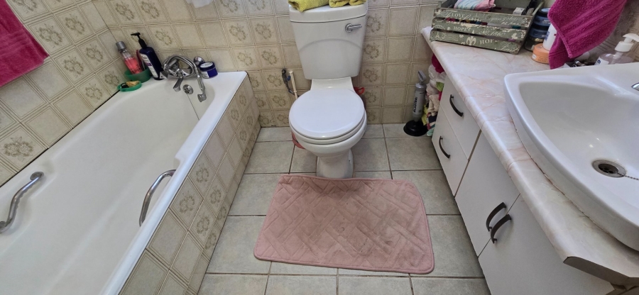 4 Bedroom Property for Sale in Randlespark North West